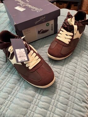 NWT Universal Thread Brown & Cream Retro style Sneakers